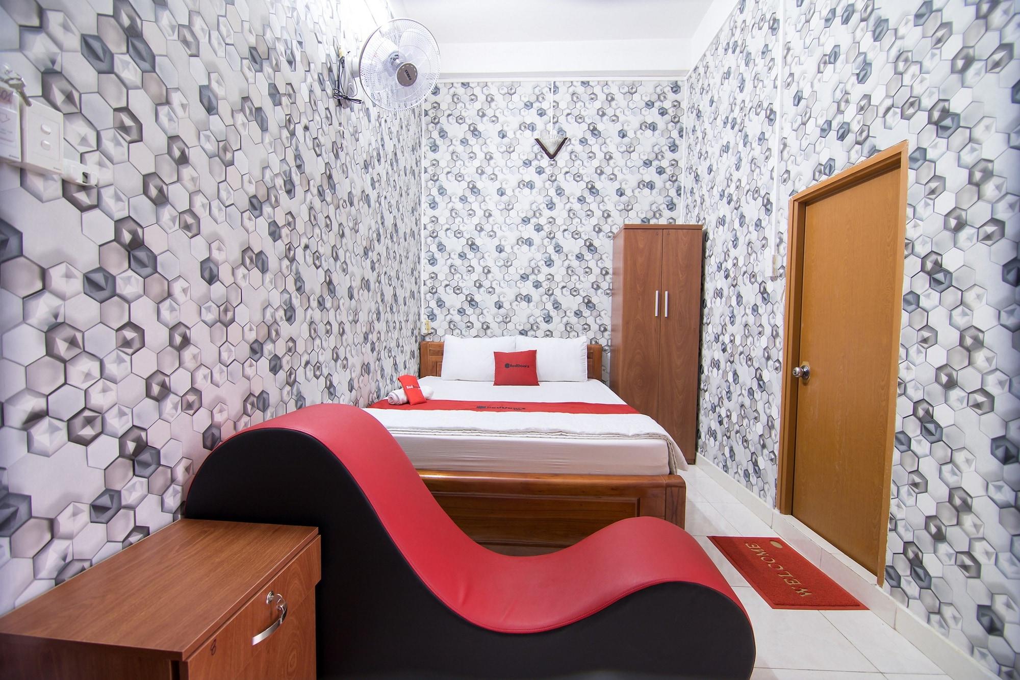 Reddoorz Near Tan Son Nhat Airport 3 Hotel Ho Chi Minh City Exterior photo