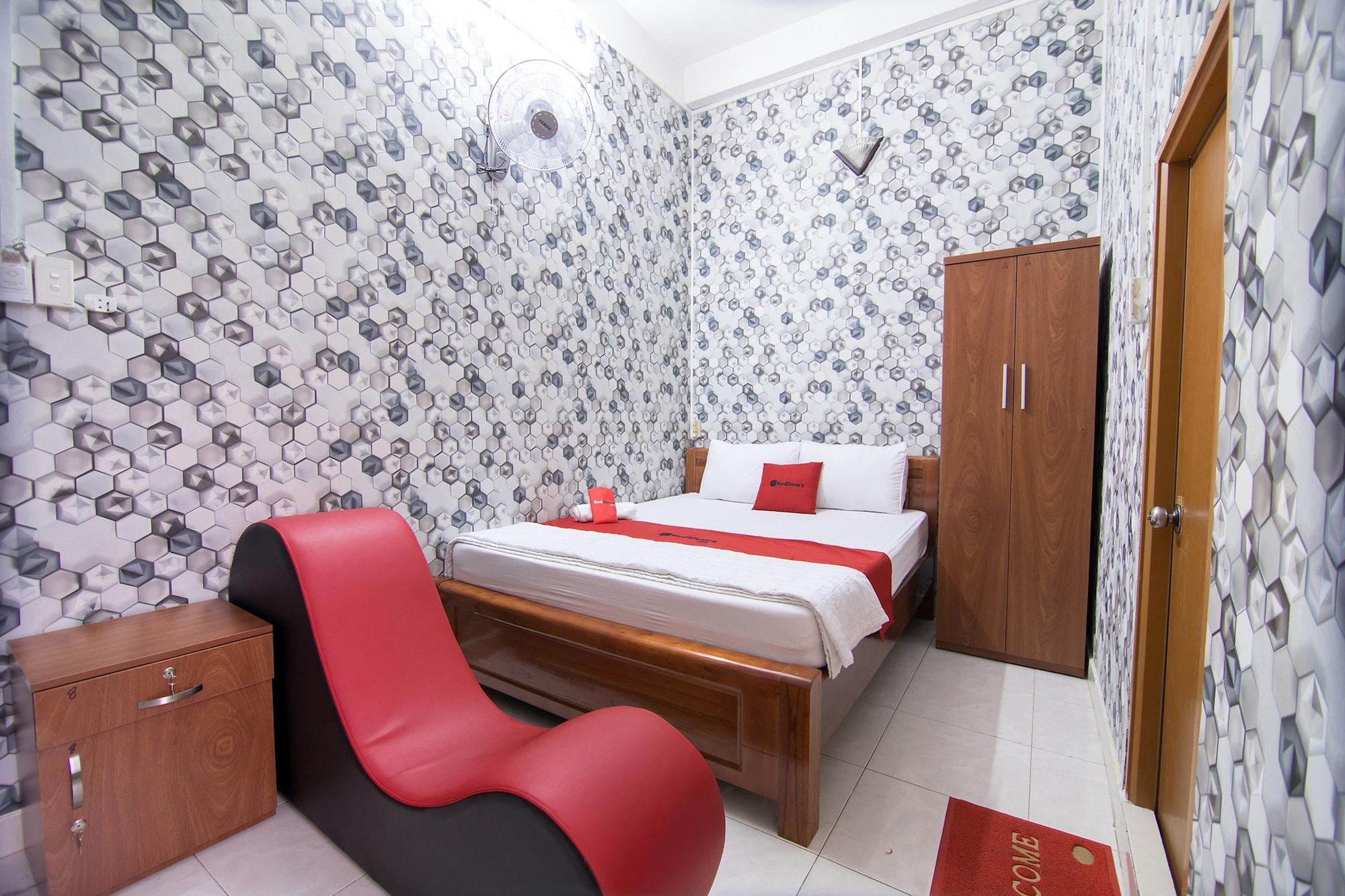 Reddoorz Near Tan Son Nhat Airport 3 Hotel Ho Chi Minh City Exterior photo