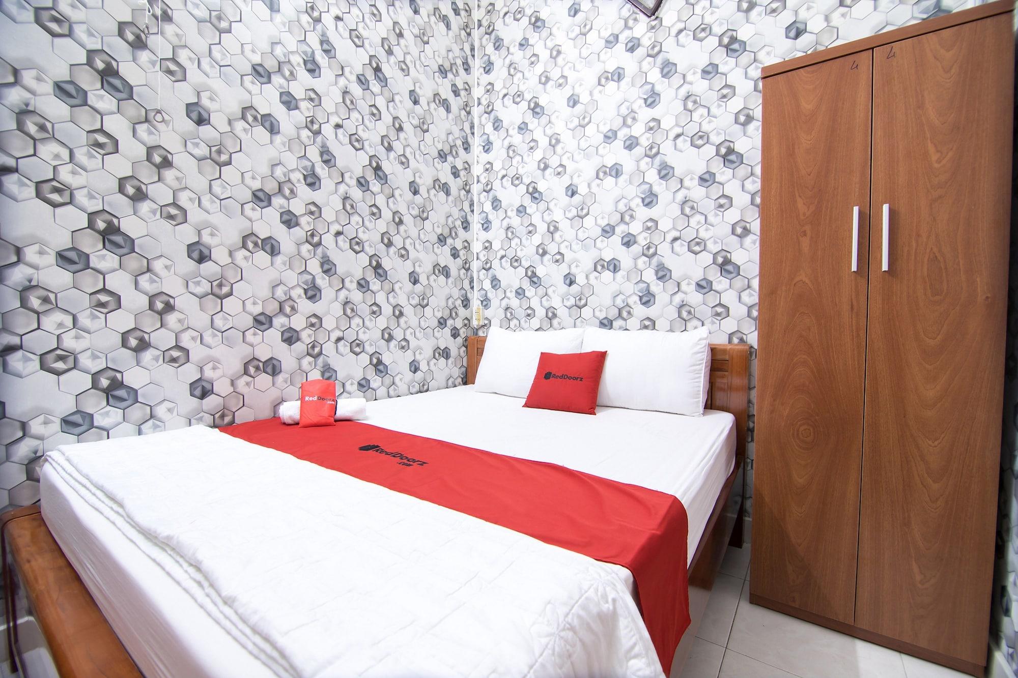 Reddoorz Near Tan Son Nhat Airport 3 Hotel Ho Chi Minh City Exterior photo