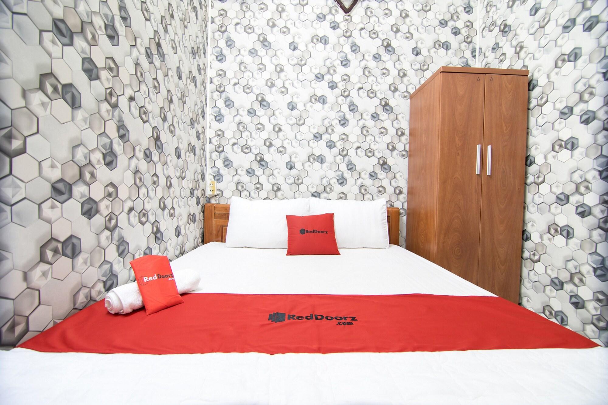 Reddoorz Near Tan Son Nhat Airport 3 Hotel Ho Chi Minh City Exterior photo